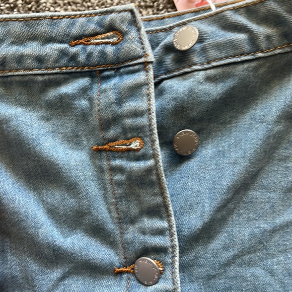 New Light Wash Skort - Picture 2 of 7